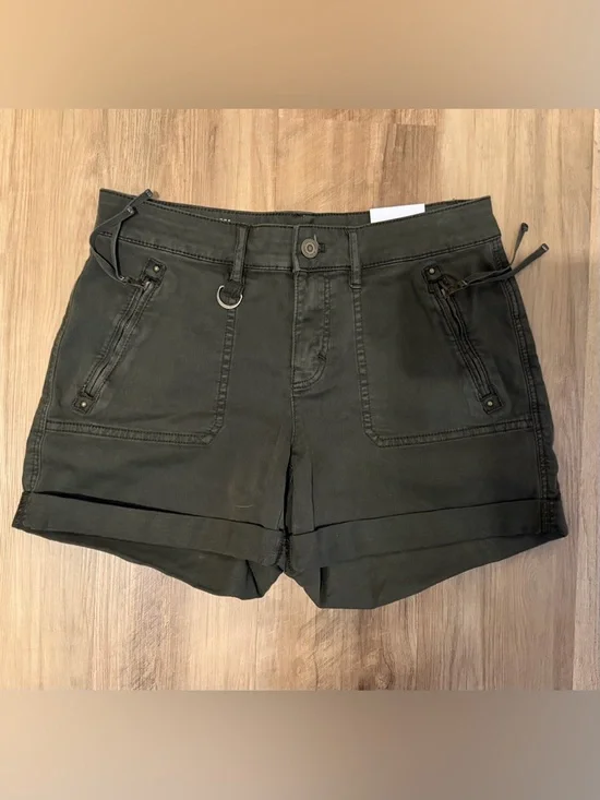 White House Black Market Casual High-Rise Olive Green Women’s Size 2 4”Shorts - Picture 1 of 5